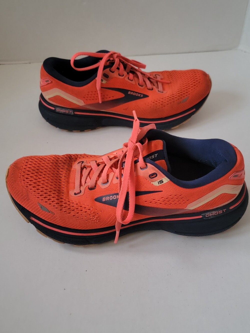 Brooks 8.5 Coral and Navy Women's Running Shoes